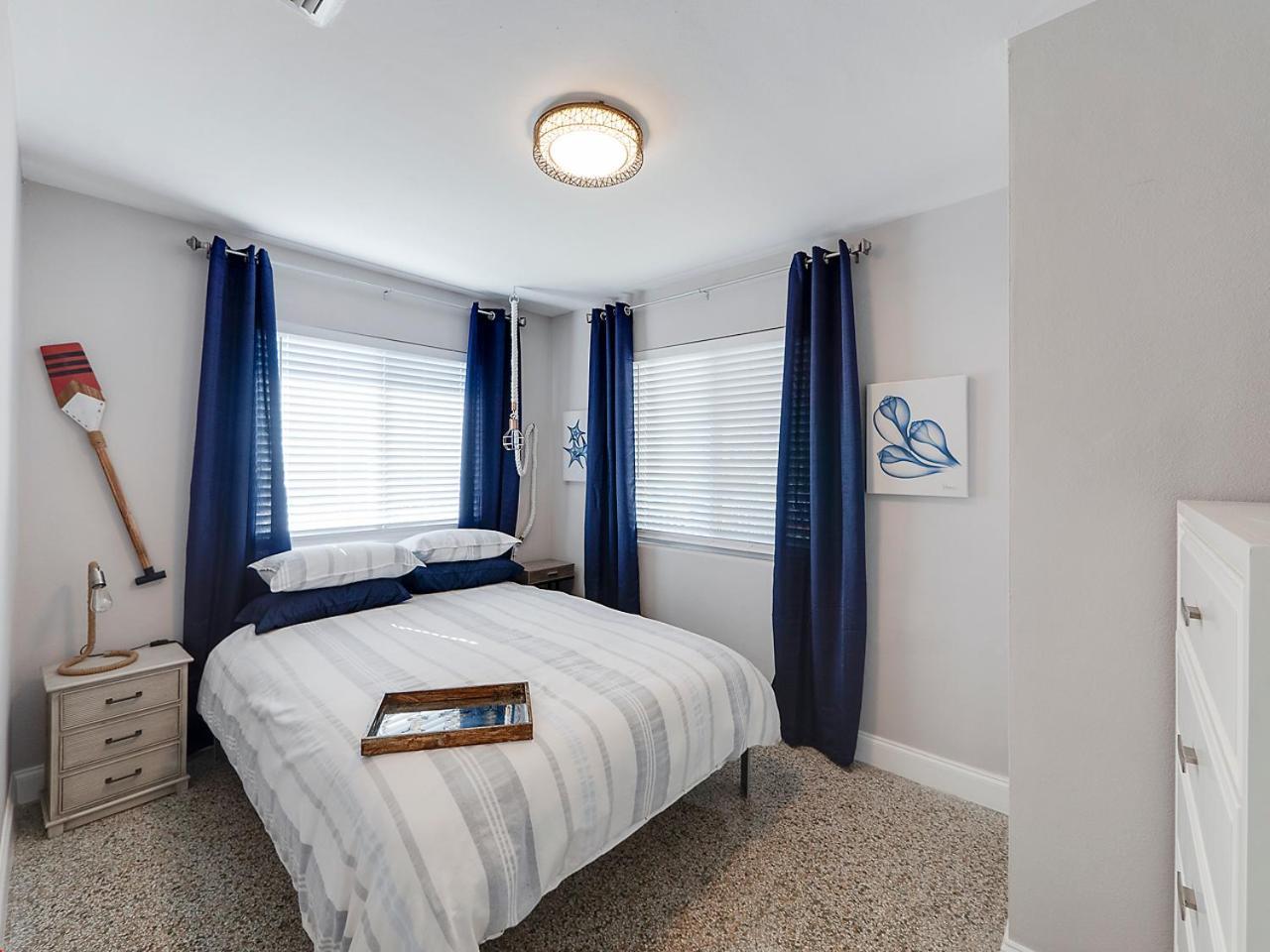 Beautiful 1 Bedroom Steps To The Beach! ウェストパームビーチ エクステリア 写真